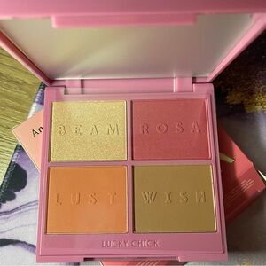 Lucky Chick Four-Shade Blush & Highlight Palette — Pink/Gold/Coral/Peach
